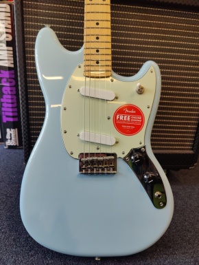 Fender Player Series Mustang, Maple Fingerboard, Sonic Blue