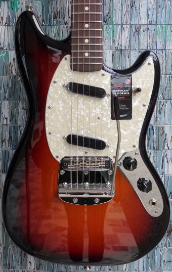 Fender American Performer Mustang, 3-Color Sunburst