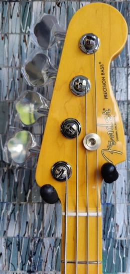 Fender American Professional II Precision Bass, Maple Fingerboard, Black