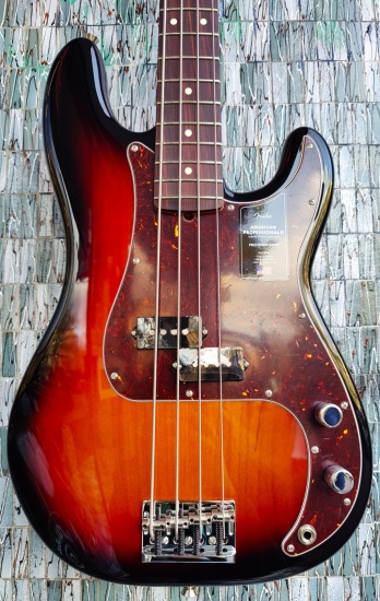 Fender American Professional II Precision Bass, Rosewood Fingerboard, 3-Color Sunburst