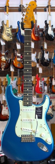 Fender Road Worn 60s stratocaster 値下げ Fender MEX Limited Edition Vintera II Road Worn '60s Stratocaster