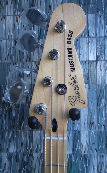 Fender Player Mustang Bass PJ, Maple Fingerboard, Sienna Sunburst