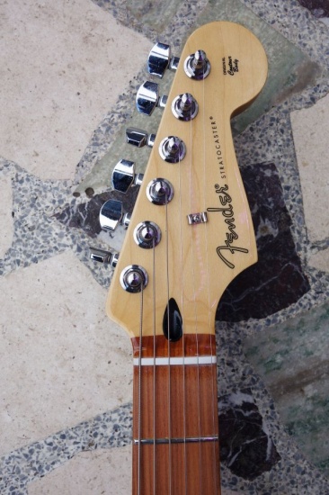 Fender Player Series Stratocaster HSS, Pau Ferro Fingerboard, Black