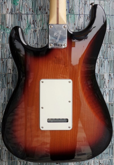 Fender Player Series Stratocaster, Maple Fingerboard, 3-Colour Sunburst