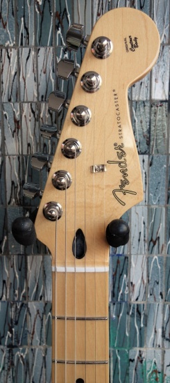 Fender Player Series Stratocaster, Maple Fingerboard, Black