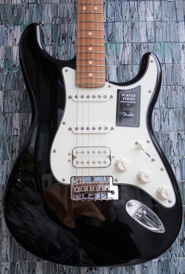 Fender Player Series Stratocaster, Pau Ferro Fingerboard, Black