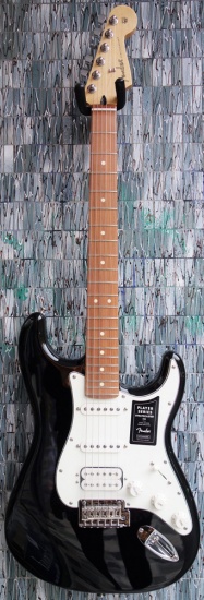 Fender Player Series Stratocaster, Pau Ferro Fingerboard, Black