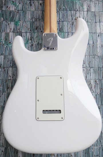 Fender Player Series Stratocaster, Maple Fingerboard, Polar White