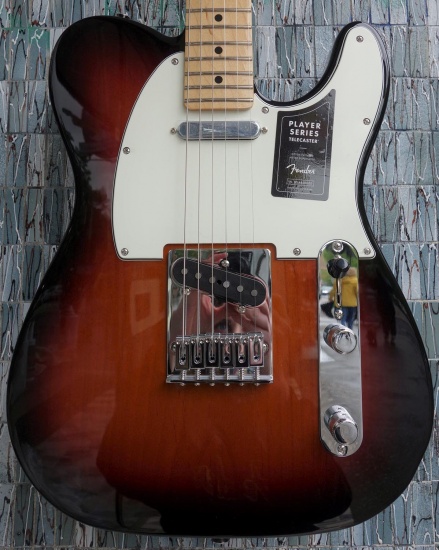 Fender Player Series Telecaster, Maple Fingerboard, 3-Tone Sunburst