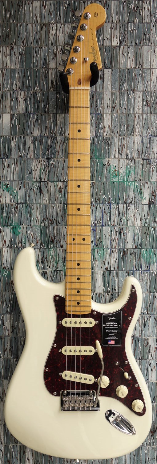 Fender American Professional II Stratocaster, Maple Fingerboard, Olympic White