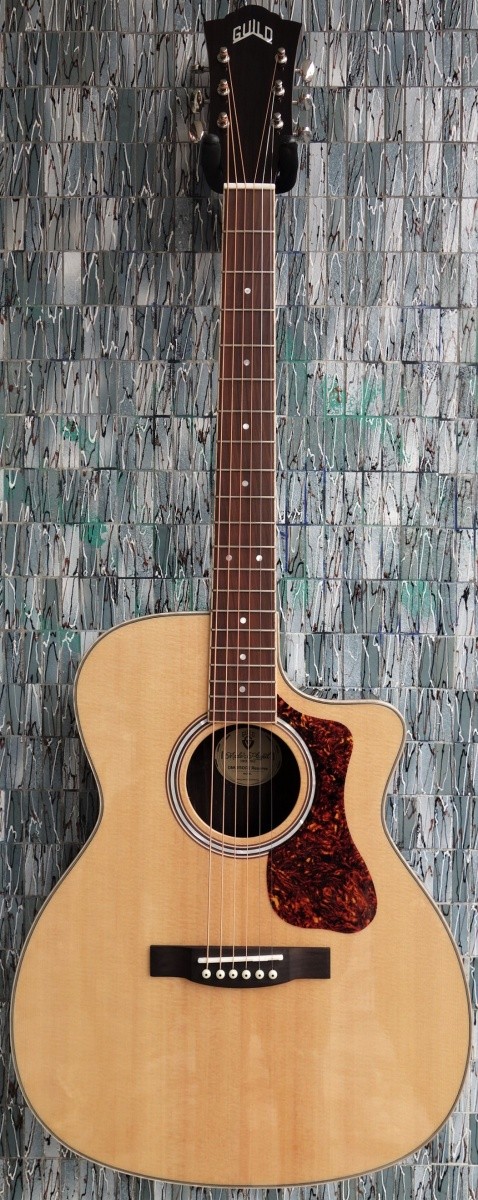 Guild OM-250CE Reserve Electro-Acoustic Cutaway, Natural