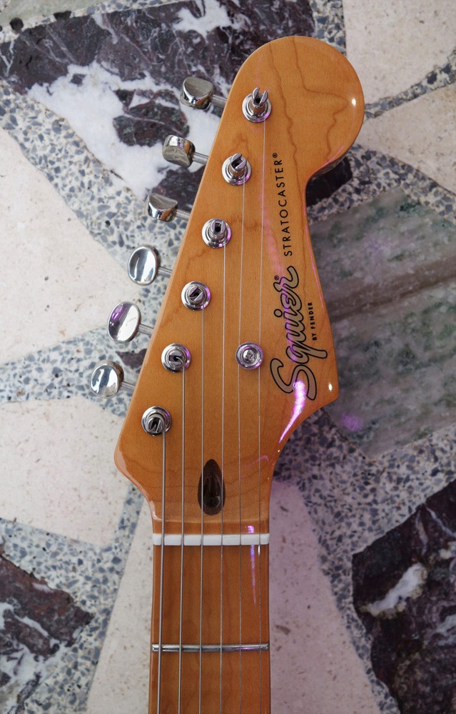 Squier Classic Vibe '50s Stratocaster – Vintage-Sound, Ahorn-Griffbrett, Fiesta Red, Perfekt Für Einsteiger & Sammler