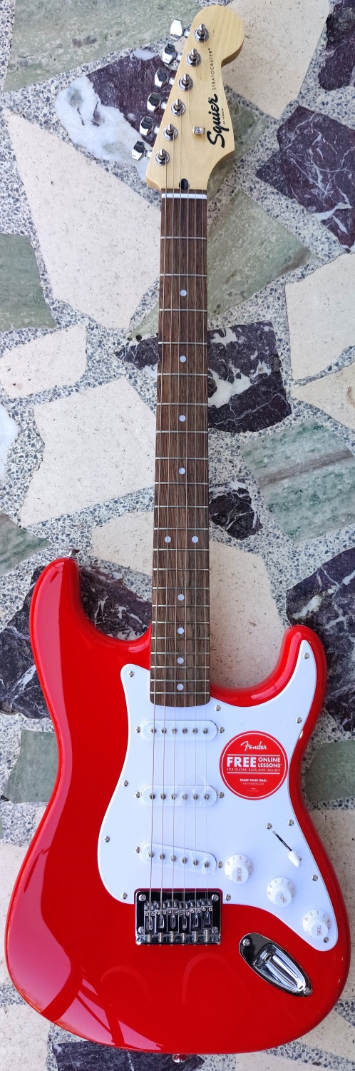 Squier Sonic Stratocaster HT, Laurel Fingerboard, White Pickguard, Torino Red