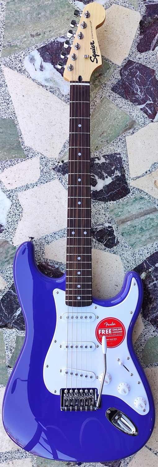 Squier Sonic Stratocaster, Laurel Fingerboard, White Pickguard, Ultraviolet