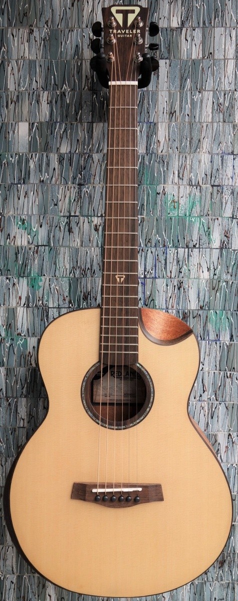 Traveler Redlands Concert Electro-Acoustic Travel Guitar, Spruce