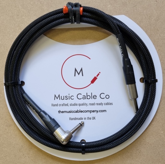 Music Cable Co Instrument Cable CoreB 3m Straight-to-Right, Black