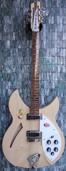 Rickenbacker 330/12 12-String, Mapleglo