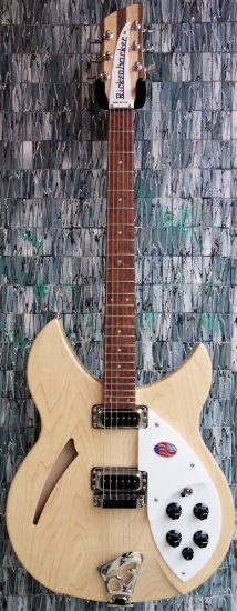 Rickenbacker 330, Mapleglo