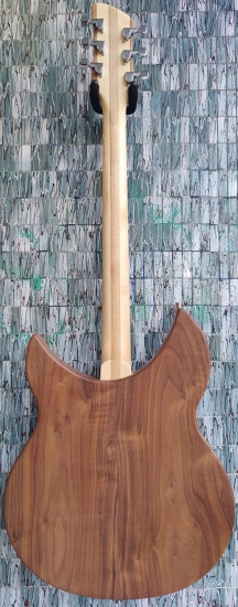 Rickenbacker 330 Walnut