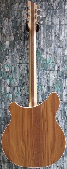 Rickenbacker 360, Walnut