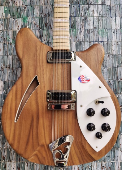 Rickenbacker 360/12, Walnut