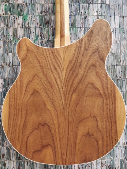 Rickenbacker 360/12, Walnut