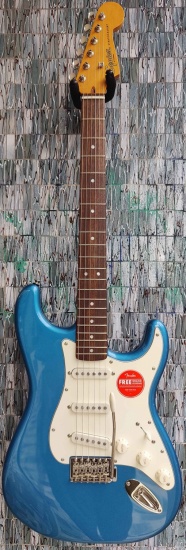 Squier Classic Vibe '60s Stratocaster, Laurel Fingerboard, Lake Placid Blue