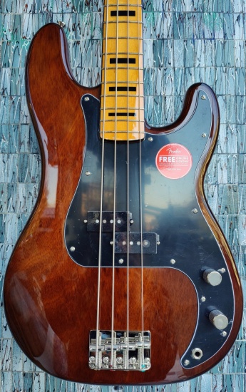 Squier Classic Vibe '70s Precision Bass, Maple Fingerboard, Walnut