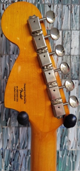 Squier Classic Vibe '70s Stratocaster HSS, Laurel Fingerboard, Walnut