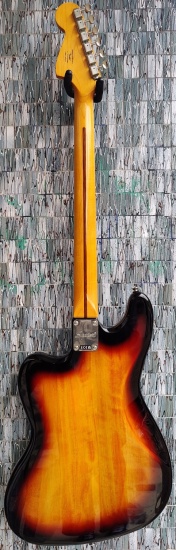 Squier Classic Vibe Bass VI, Laurel Fingerboard, 3-Color Sunburst