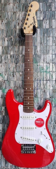 Squier Mini Stratocaster, Laurel Fingerboard, Dakota Red