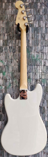 Squier Sonic Bronco Bass, Maple Fingerboard, Arctic White