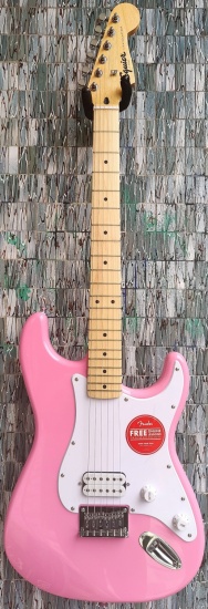 Squier Sonic Stratocaster HT H, Maple Fingerboard, White Pickguard, Flash Pink