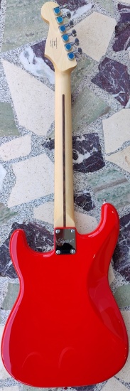 Squier Sonic Stratocaster HT, Laurel Fingerboard, White Pickguard, Torino Red