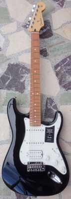 Fender Player Series Stratocaster HSS, Pau Ferro Fingerboard, Black