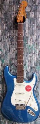 Squier Classic Vibe '60s Stratocaster, Laurel Fingerboard, Lake Placid Blue
