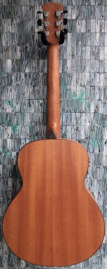 Traveler Redlands Concert Electro-Acoustic Travel Guitar, Spruce